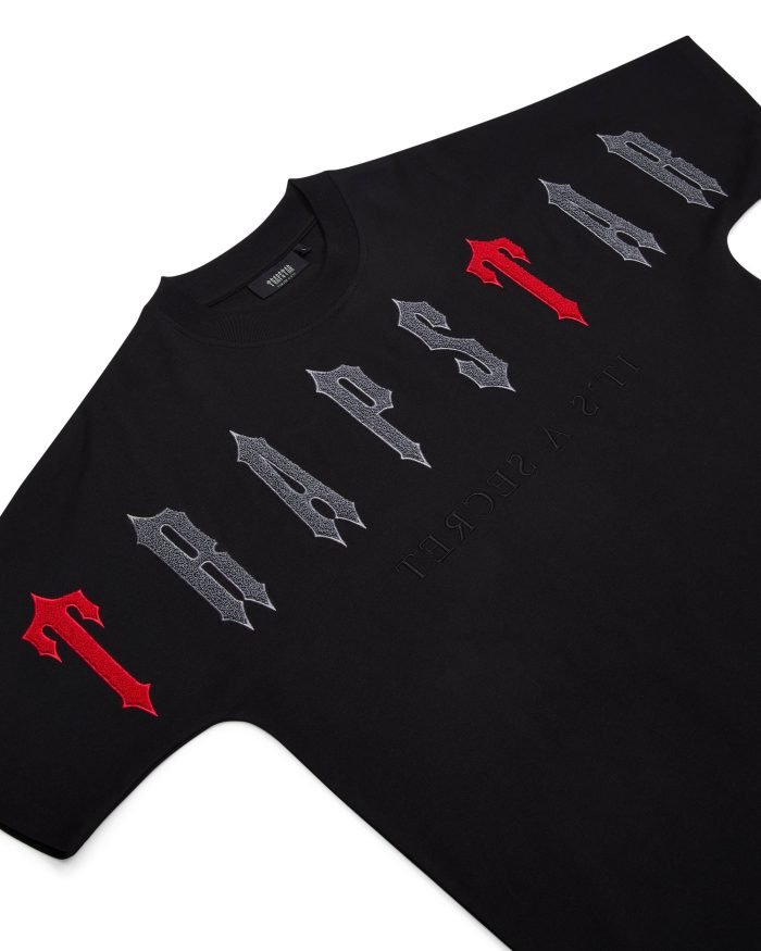 Koszulka Trapstar Arch Chenille Decoded 2.0 – Czarno/Czerwona Koszulka Trapstar Arch Chenille Decoded 2.0 – Czarno/Czerwona