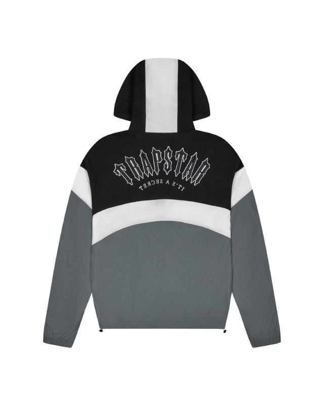 Wiatrówka Trapstar Irongate Z Metalową Odznaką – Czarna Wiatrówka Trapstar Irongate Z Metalową Odznaką – Czarna