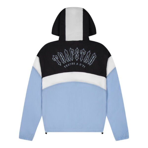 Wiatrówka Trapstar Irongate Z Metalową Odznaką – Niebieska